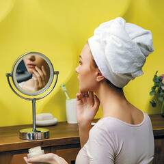 Зеркало с подсветкой круглое 22 см с увеличением 3x WasserKraft (K-1005) - фото 6