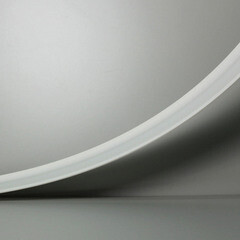 Плинтус экополимер Cosca Decor 80х18х2000 мм белый гибкий (PL003) - фото 4