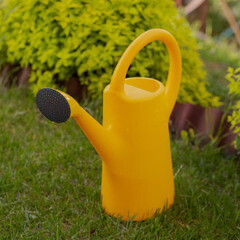 Лейка садовая Radivas 7 л пластиковая с рассеивателем желтая - фото 2