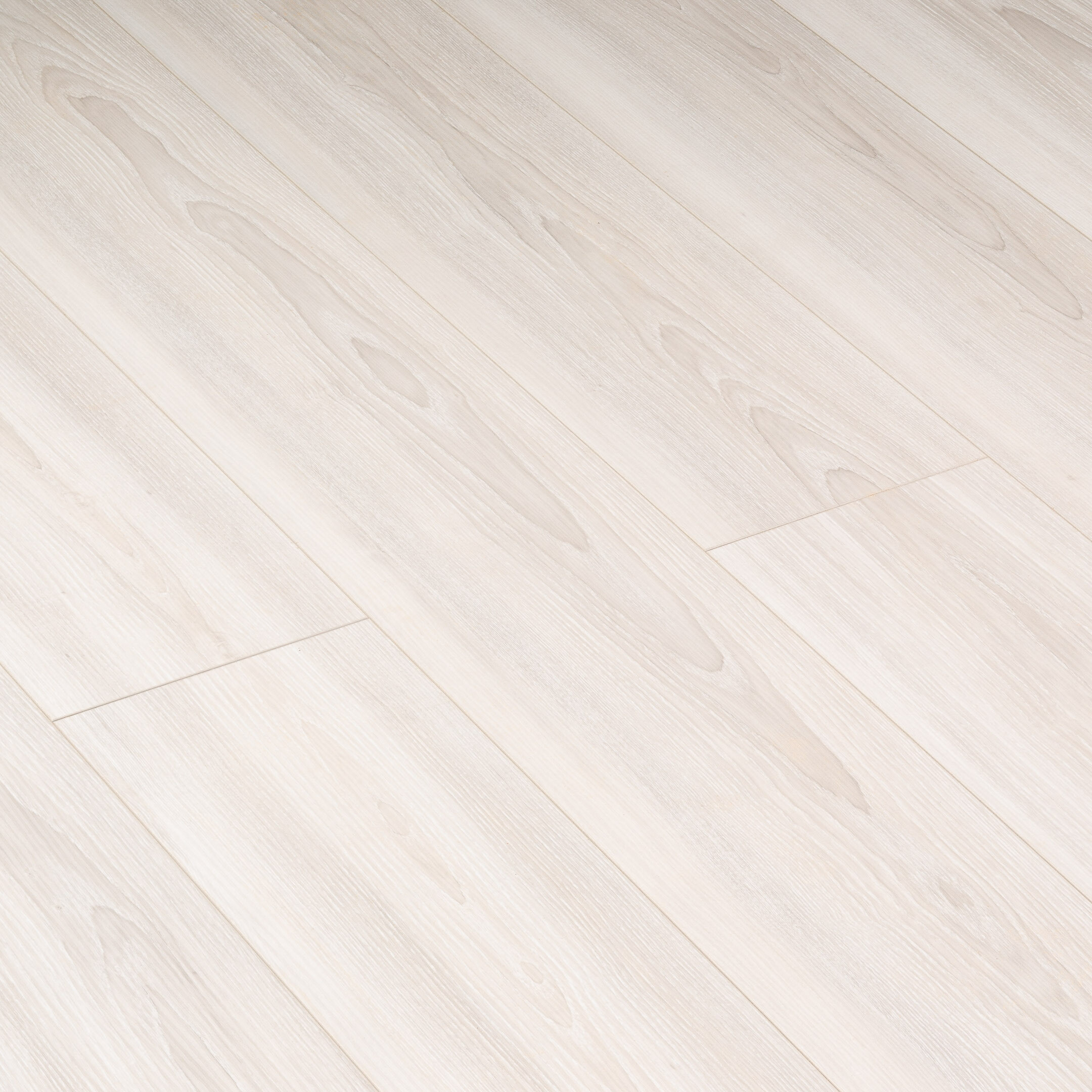 Изображение товара Ламинат 32 класс Swiss Krono Home Standard 8 мм влагостойкий с фаской Ясень, 2,109 м2