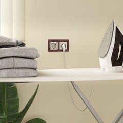 Розетка Werkel встраиваемая слоновая кость со шторками (a051486) - фото 2