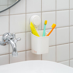 Стакан для ванной Master House Нодрил с держателем пластик белый (75966) - фото 2