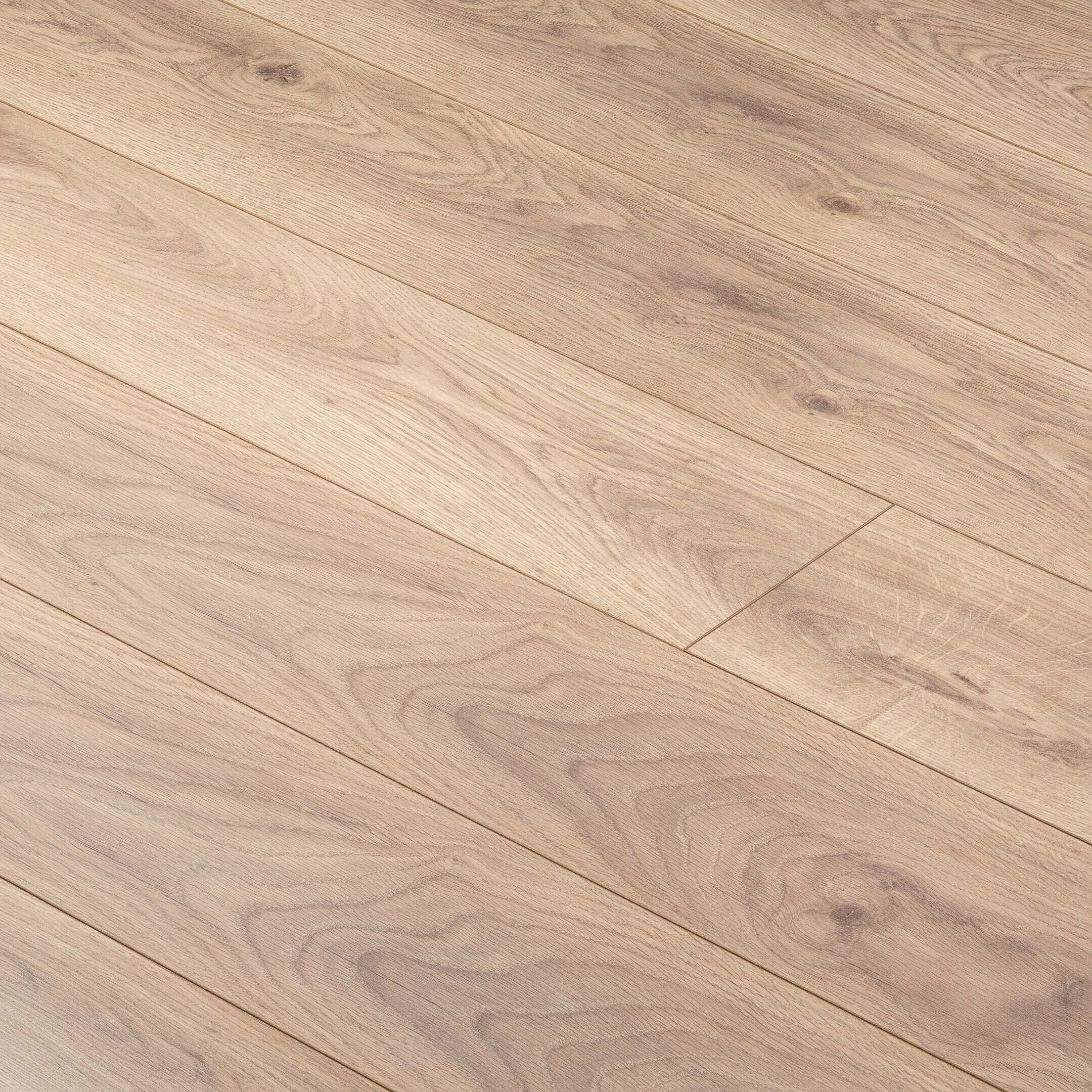 

Ламинат 33 класс Ultradecor Expert Choice дуб хейбридж 2,22 кв.м 8 мм с фаской, Коричневый