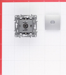 Розетка телевизионная Legrand Etika встраиваемая алюминий (672451) - фото 2