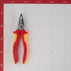 Плоскогубцы диэлектрические Knipex 180 мм (KN-0306180SB) - фото 3