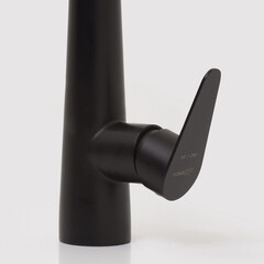 Смеситель для кухни WasserKraft черный с вытяжной лейкой однорычажный (A8667) - фото 5