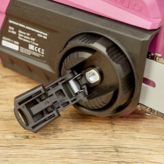 Пила цепная аккумуляторная КМ АТОМ 18 В 10" шаг 3/8" паз 1,3 мм 40 звеньев без АКБ и ЗУ (CCS-183) - фото 2