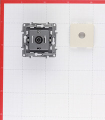 Розетка телевизионная Legrand Etika встраиваемая слоновая кость (672351) - фото 5