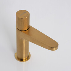 Смеситель для раковины WasserKraft Schunter однорычажный золото (8203) - фото 8