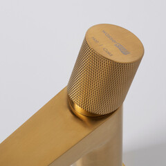 Смеситель для раковины WasserKraft Schunter однорычажный золото (8203) - фото 5