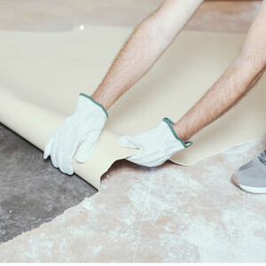 Демонтаж ковролина, уложенного на клей