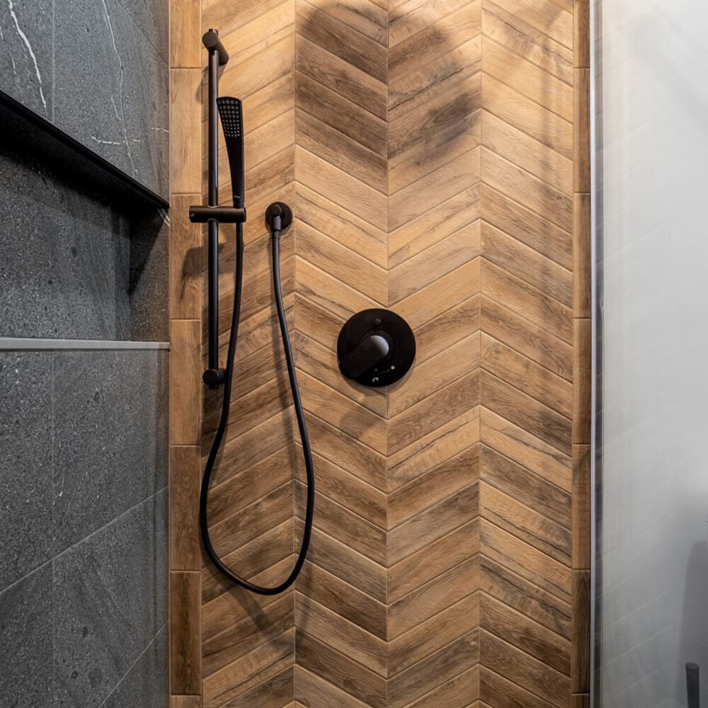 

Укладка керамической плитки ёлочкой