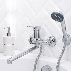 Смеситель для ванны РМС SL хром однорычажный с длинным изливом с лейкой (SL86-006E) - фото 4