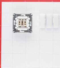 Выключатель Systeme Electric Glossa трехклавишный встраиваемый белый (GSL000131) - фото 5