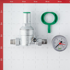 Редуктор давления Far 1/2 НР(ш) мембранный с манометром (FA 2815 12) - фото 4