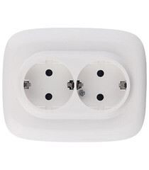 Изображение товара Розетка Legrand Valena Allure встраиваемая белая со шторками (753726)