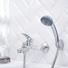 Смеситель для ванны РМС хром однорычажный с коротким изливом с лейкой (SL86-009) - фото 3