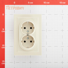 Розетка IEK Brite РСш12-3-БрКр встраиваемая бежевая со шторками (BR-R24-16-K10-F) - фото 2