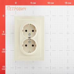 Розетка IEK Brite РС12-3-БрКр встраиваемая бежевая (BR-R21-16-K10-F) - фото 2
