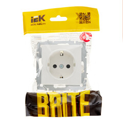 Розетка IEK Brite РС14-1-0-БрБ встраиваемая белая со шторками (BR-R14-16-K01) - фото 3
