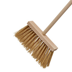 Щетка для пола 320 мм с черенком уличная - фото 2