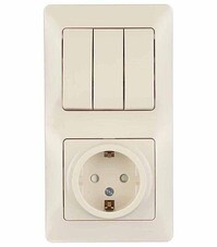 Блок выключатель и розетка Systeme Electric Glossa трехклавишный встраиваемый бежевый со шторками (GSL000278)