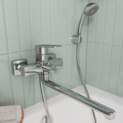 Смеситель для ванны Milardo Poli хром однорычажный с длинным изливом с лейкой (POLSB00M10) - фото 3