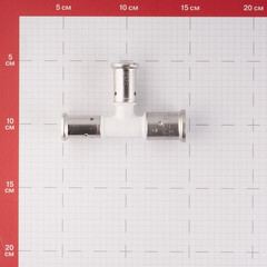Тройник Henco (11PKW-201616) 20(пресс) х 16(пресс) х 16(пресс) PVDF белый - фото 2