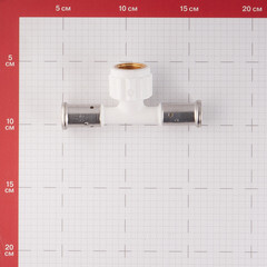 Тройник Henco (13PKW-160416) 16(пресс) х 1/2 ВР(г) х 16(пресс) PVDF белый - фото 3