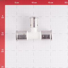 Тройник Henco (10PKW-262026) 26(пресс) х 20(пресс) х 26(пресс) PVDF белый - фото 3