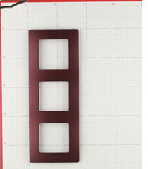 Рамка Legrand Etika трехместная сливовая (672563) - фото 3