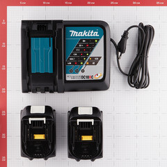 Аккумулятор Makita LXT 198311-6 18В 5Ач Li-Ion 18В с зарядным устройством в комплекте (2 шт.) - фото 3