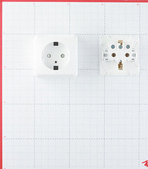 Розетка Systeme Electric Этюд накладная белая со шторками (РA16-004B) - фото 3