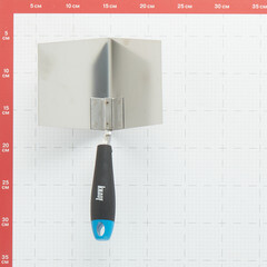 Шпатель Knauf с пластиковой ручкой для внутренних углов - фото 2