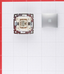 Выключатель Legrand Valena одноклавишный встраиваемый алюминий с подсветкой (694340) - фото 3