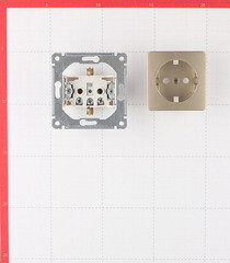 Розетка Systeme Electric Glossa встраиваемая титан (GSL000441) - фото 5