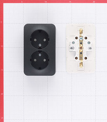 Розетка Systeme Electric Blanca накладная антрацит со шторками (BLNRA011216) - фото 6