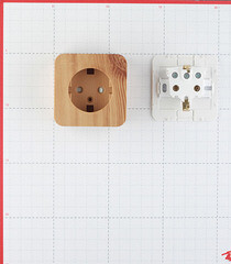 Розетка Systeme Electric Blanca накладная ясень со шторками (BLNRA011115) - фото 3