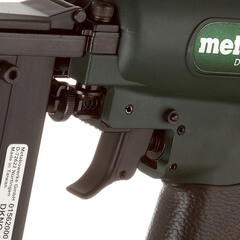 Гвоздескобозабивной пистолет пневматический Metabo DKNG 40/50 (601562500) - фото 7