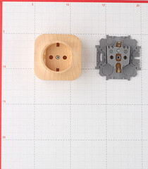 Розетка Legrand Quteo накладная дерево (782271) - фото 5