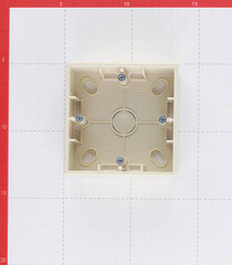 Коробка монтажная Simon 15 накладная слоновая кость (1590751-031) - фото 4