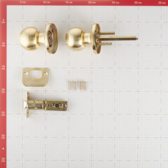 Ручка-защелка Corsa Deco кноб без ключа и фиксатора круглая розетка золото (669876) - фото 3