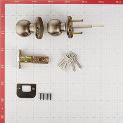 Ручка-защелка Corsa Deco кноб с ключом и фиксатором круглая розетка античная бронза (669881) - фото 3