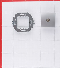 Розетка телевизионная Simon 15 встраиваемая алюминий (1591475-033) - фото 3