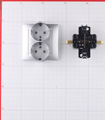 Розетка Simon 15 встраиваемая алюминий (1590459-033) - фото 3