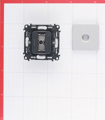 Розетка телевизионная Legrand Valena Life встраиваемая алюминий (753651) - фото 2