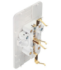 Розетка Systeme Electric Blanca накладная ясень со шторками (BLNRA011215) - фото 2