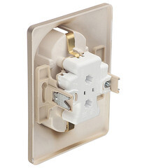 Розетка Systeme Electric Glossa встраиваемая титан (GSL000424) - фото 3