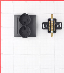 Розетка Simon 15 встраиваемая графит (1590459-038) - фото 4