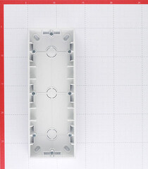 Коробка монтажная Simon 15 трехместная накладная алюминий (1590753-033) - фото 3
